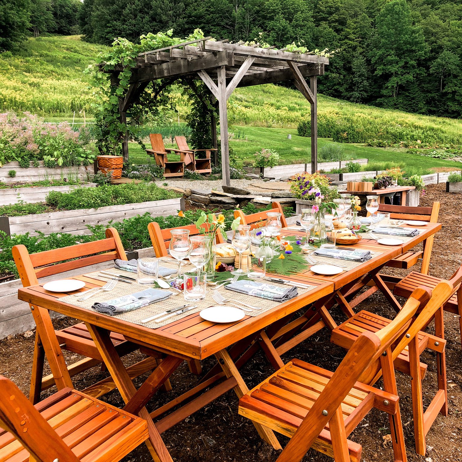 H-New England-Twin Farms Progressive Farm Lunch Garden